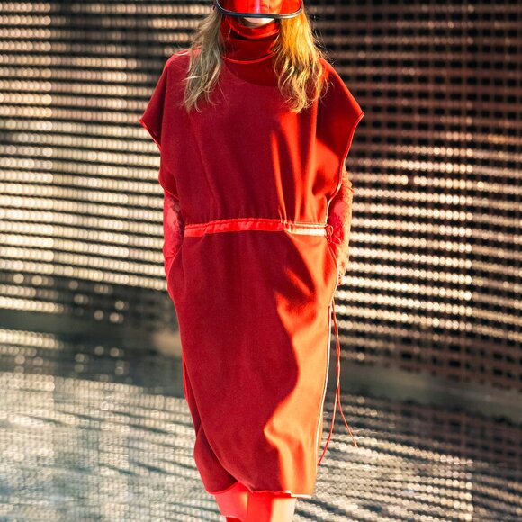 Gucci AW/19 Runway Red Wool Satin-Trim Cowl-Neck Dress - Picture 1 of 15
